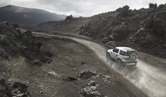 LAND ROVER DC100 مفهوم 2011 09